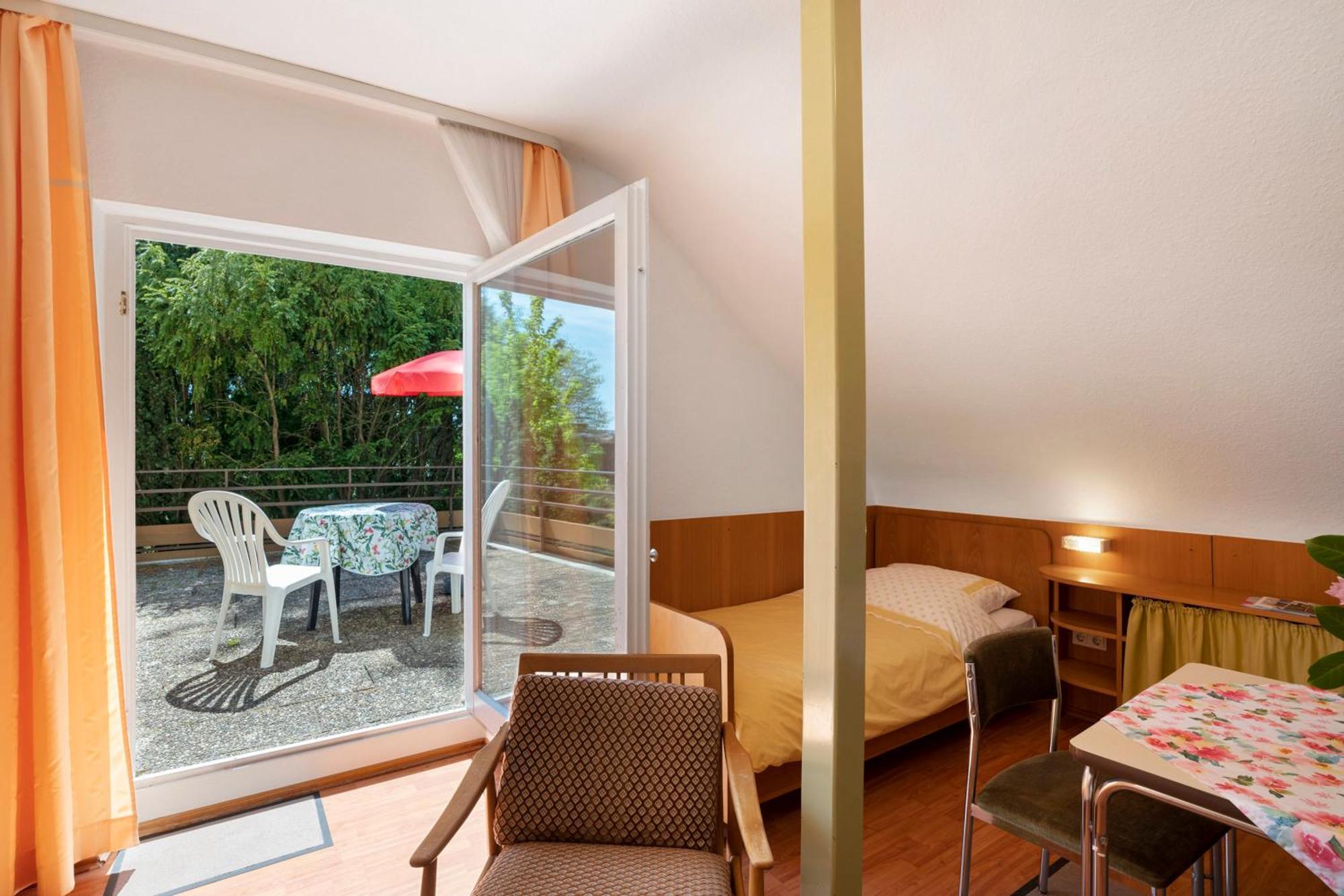 Gaestehaus Hirzel Bad Wildbad Exterior photo